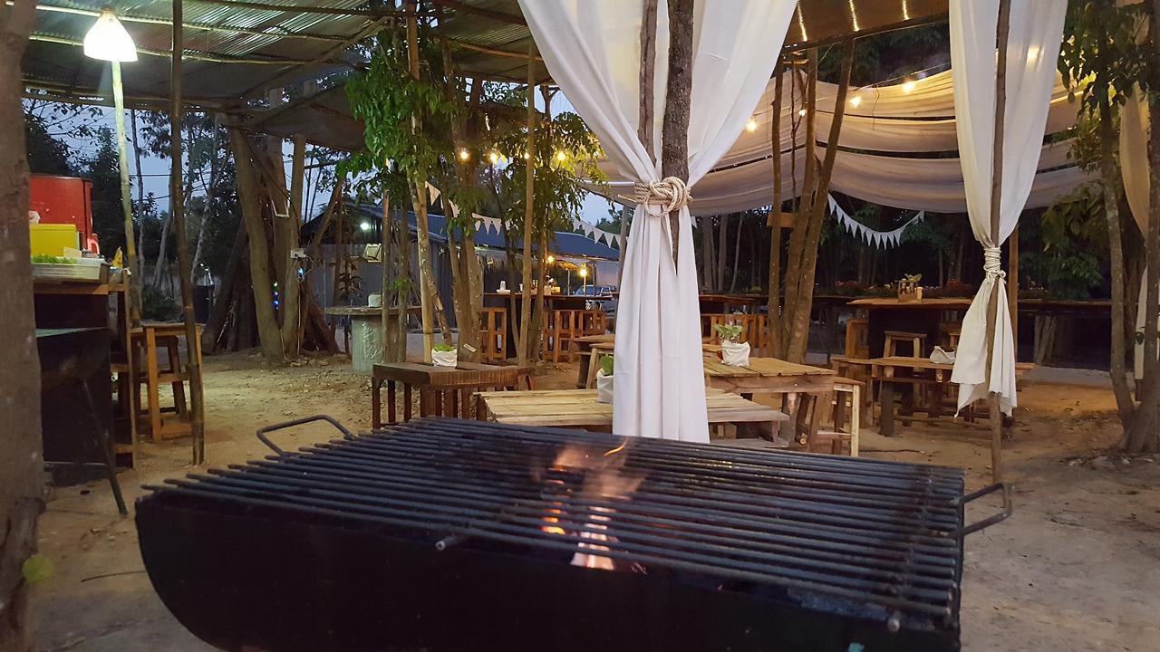 Camp Story Chiangmai Hotell Chiang Mai Exteriör bild