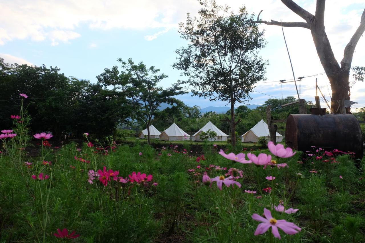 Camp Story Chiangmai Hotell Chiang Mai Exteriör bild